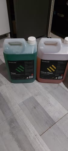 Customer photo review of Build A Bundle 3 X 5 Litres