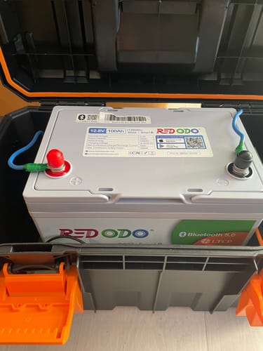 Customer photo review of Redodo Batterie Lithium LiFePO4 12V 100Ah Mini Bluetooth - Prot. basse temp. - Petite taille