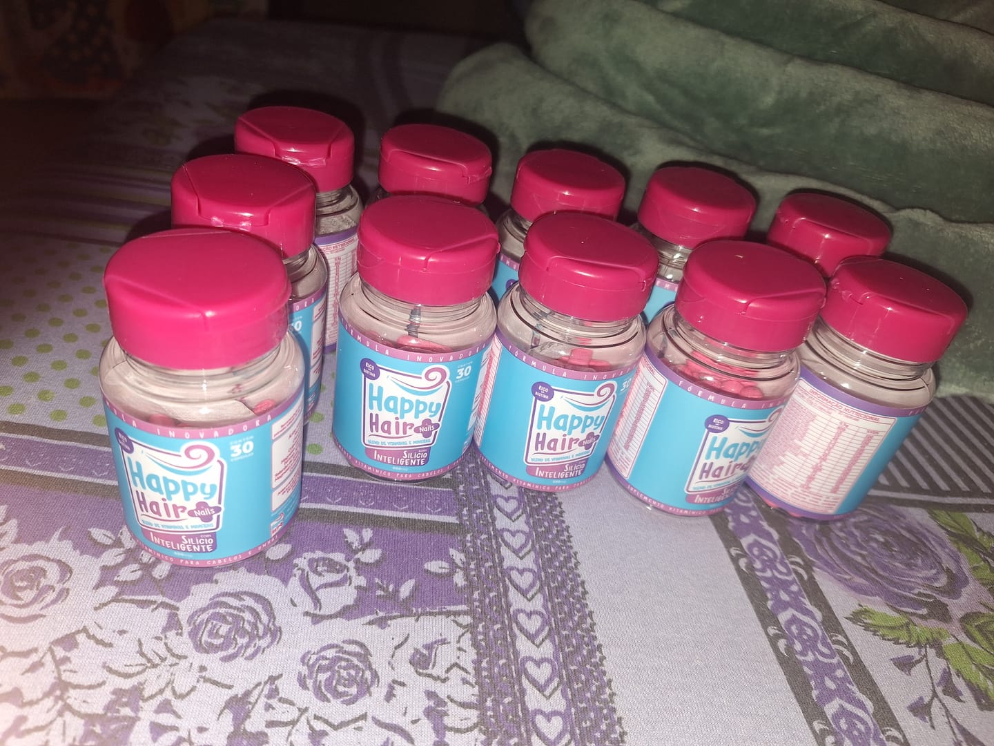 Customer photo review of Happy Hair 6 Potes + 6 Potes Grátis + 1 Melatonina + 1 Colágeno + 1 Happy Calm (Total 15 Potes)