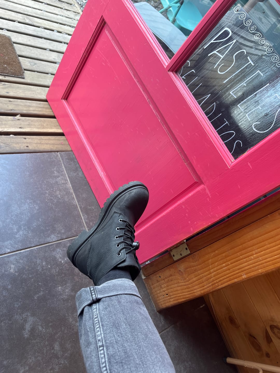 Customer photo review of Botín Explorer 2 Negro Rústico Mujer