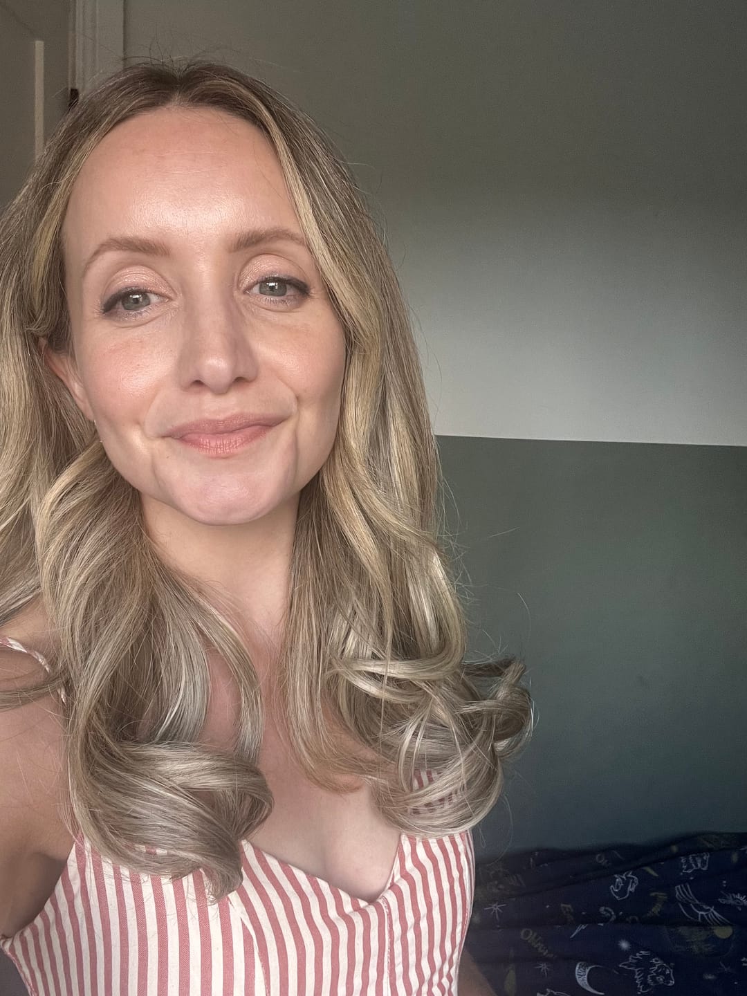 Customer photo review of Stranded 16" One Piece Flicky Clip-in Hair Extension - Colour #18/22 Iris