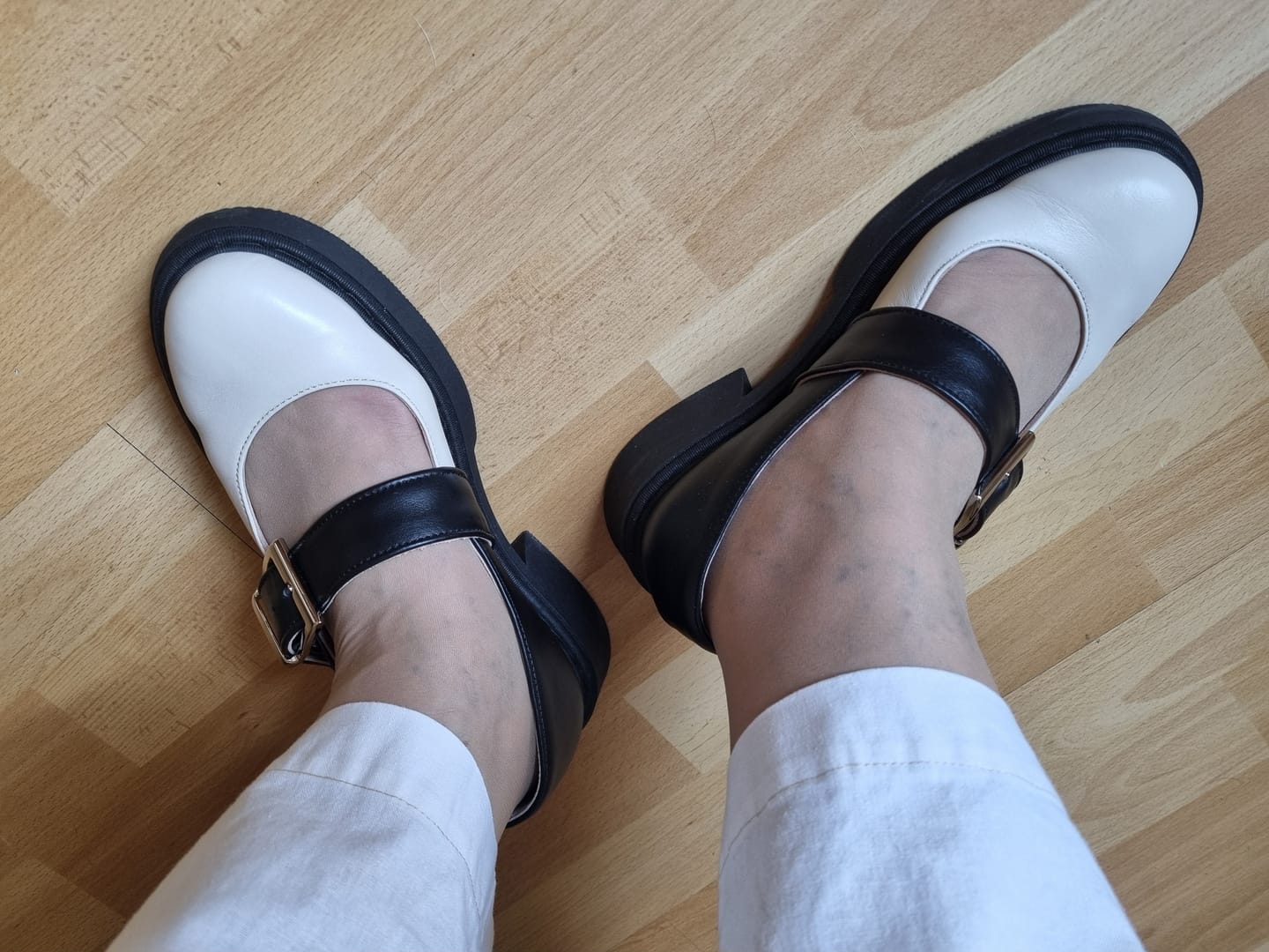 Customer photo review of Mėnulis Closed Toe Sandals