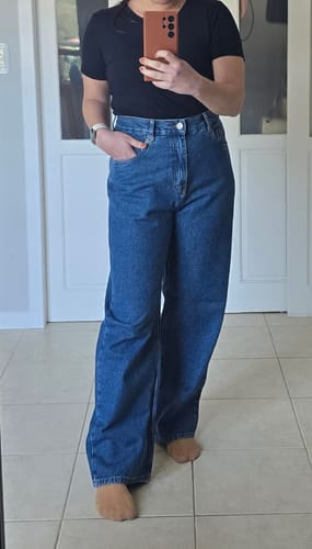 Bruna M. review of Calça Jeans Reta Araçá Azul Médio image 1 out of 1