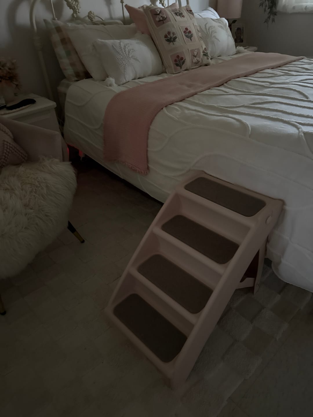 Customer photo review of PaWz Indoor Dog Steps for Bed - Foldable