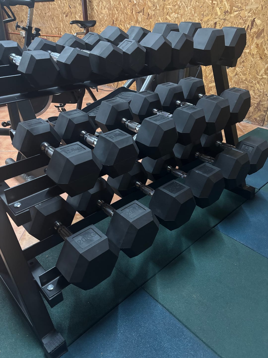 Customer photo review of Pack IRONSIDE Mancuernas Hexagonales (KG) + Rack de Almacenamiento