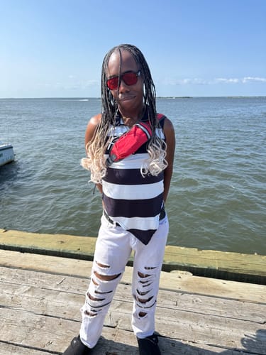Customer photo review of Mens Striped Asymmetric Hem Tank SKUL00051