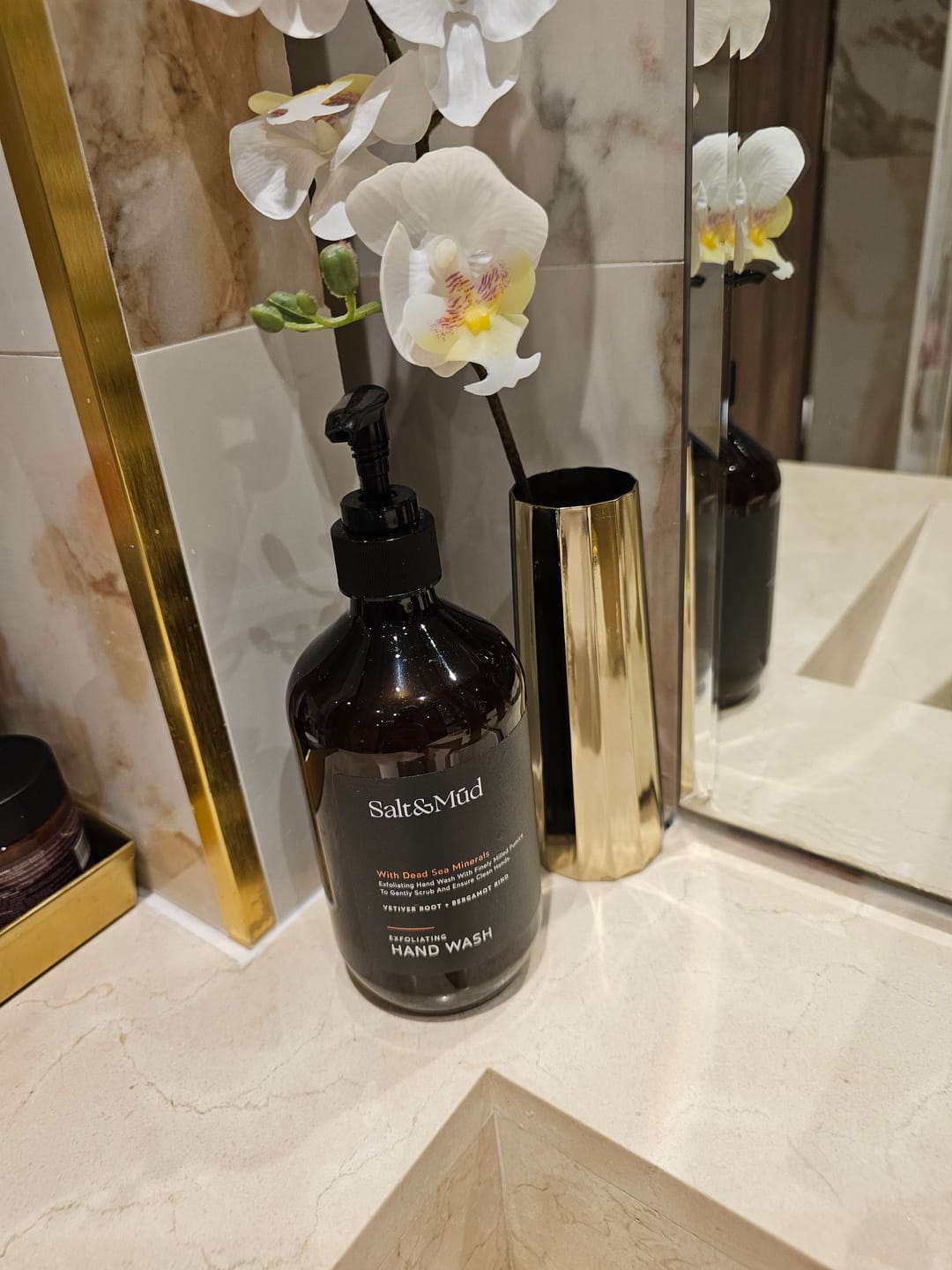 Customer photo review of Exfoliating Hand Wash With Dead Sea Minerals 500ml