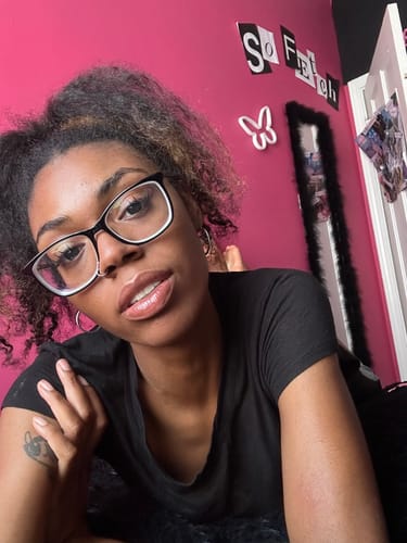 Customer photo review of Eyemoody Midnight Black | 6 Months, 2 pcs