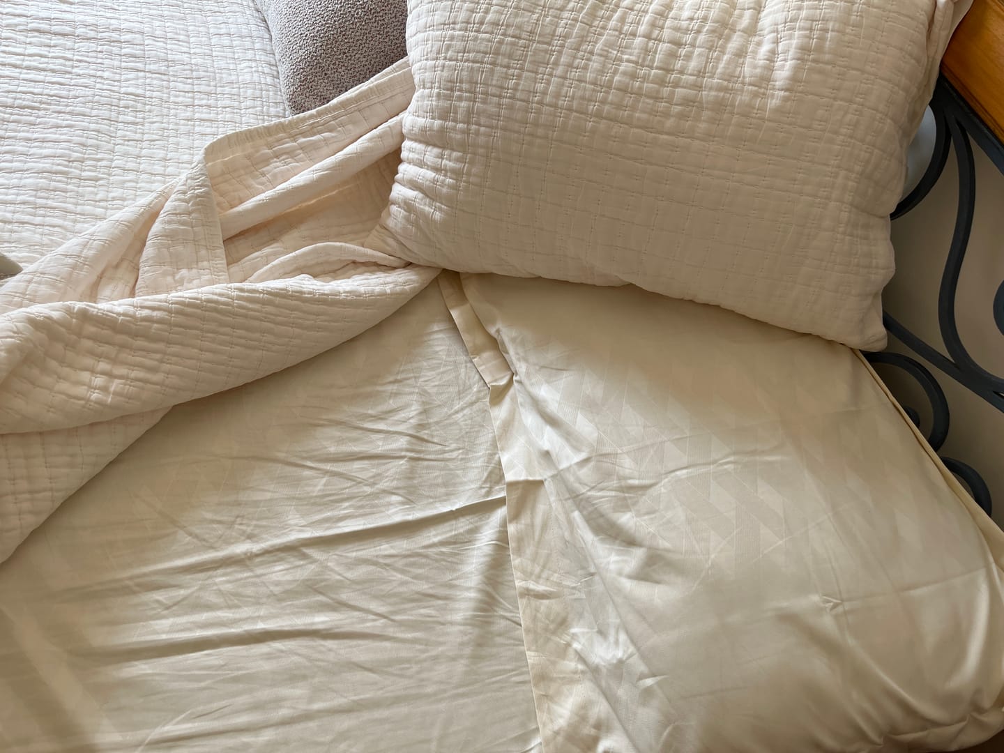 Customer photo review of Luxe Sateen Fitted Sheet Set