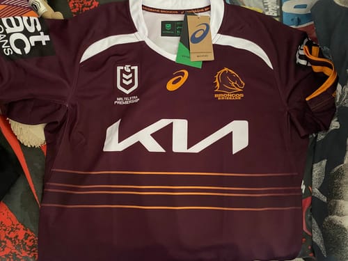 Customer photo review of 2025 Brisbane Broncos Home Jersey