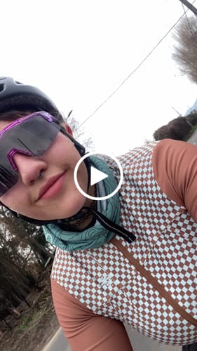 Reseña con vídeo de un cliente sobre Tricota larga knit corset X283 LAMEDA mujer