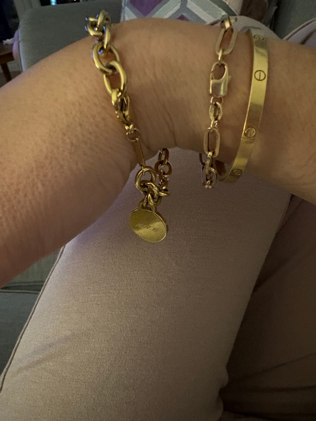 Customer photo review of Engravable Classic Chunky Disc Bracelet
