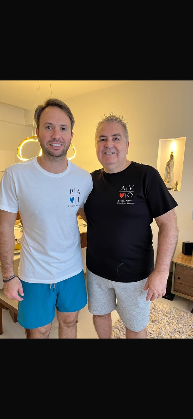 Customer photo review of Camiseta Personalizada PAI MINIMALISTA - 100% Algodão