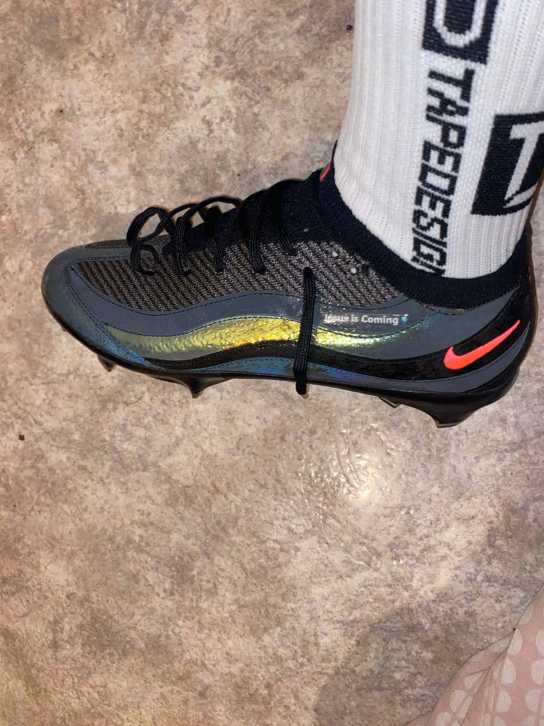 Customer photo review of Vapor 16 Air Max 95 FG - Noir/Solar Red