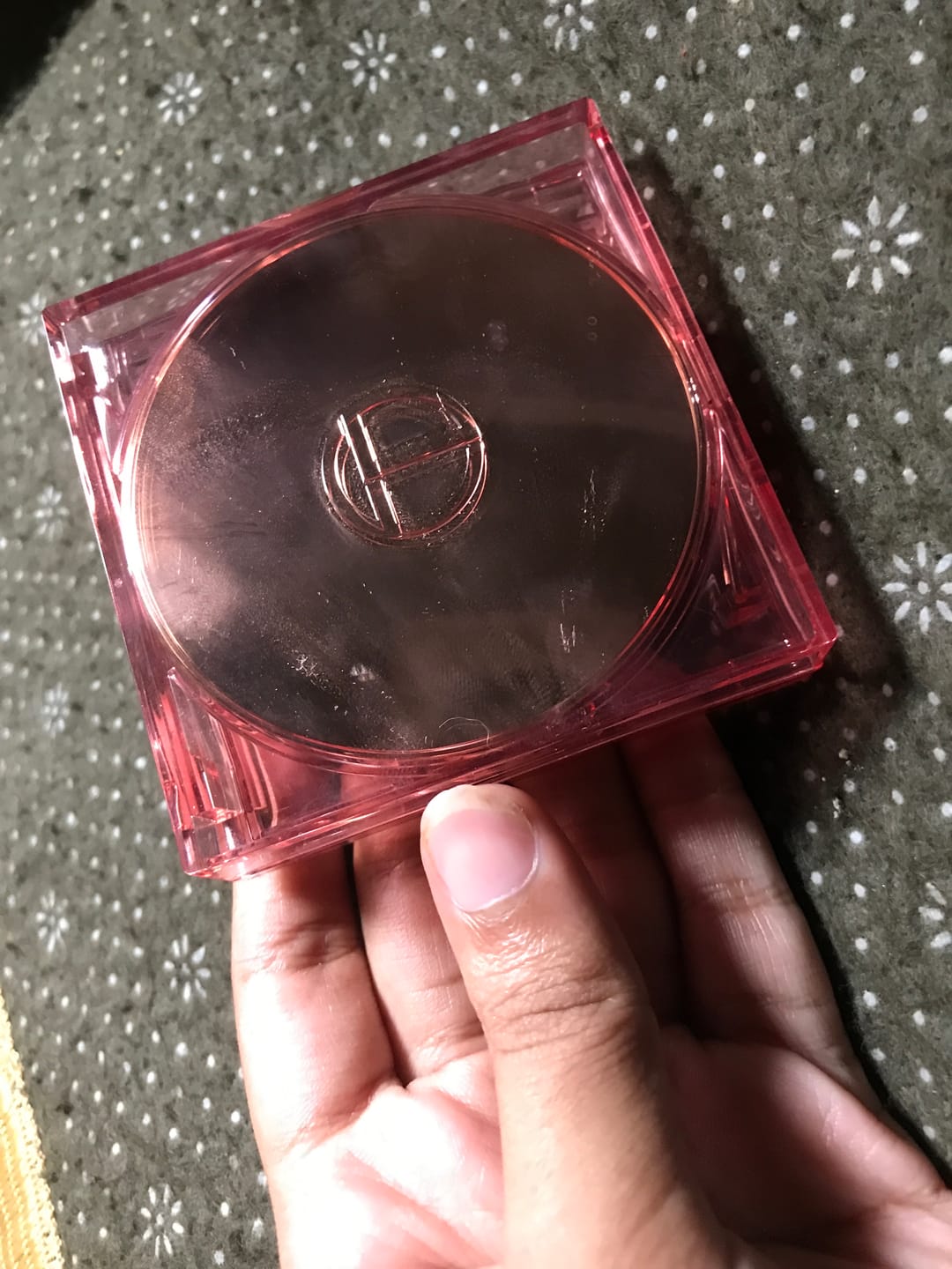 Customer photo review of O.TWO.O SMOOTH MIST MIRROR LOCKING POWDER
