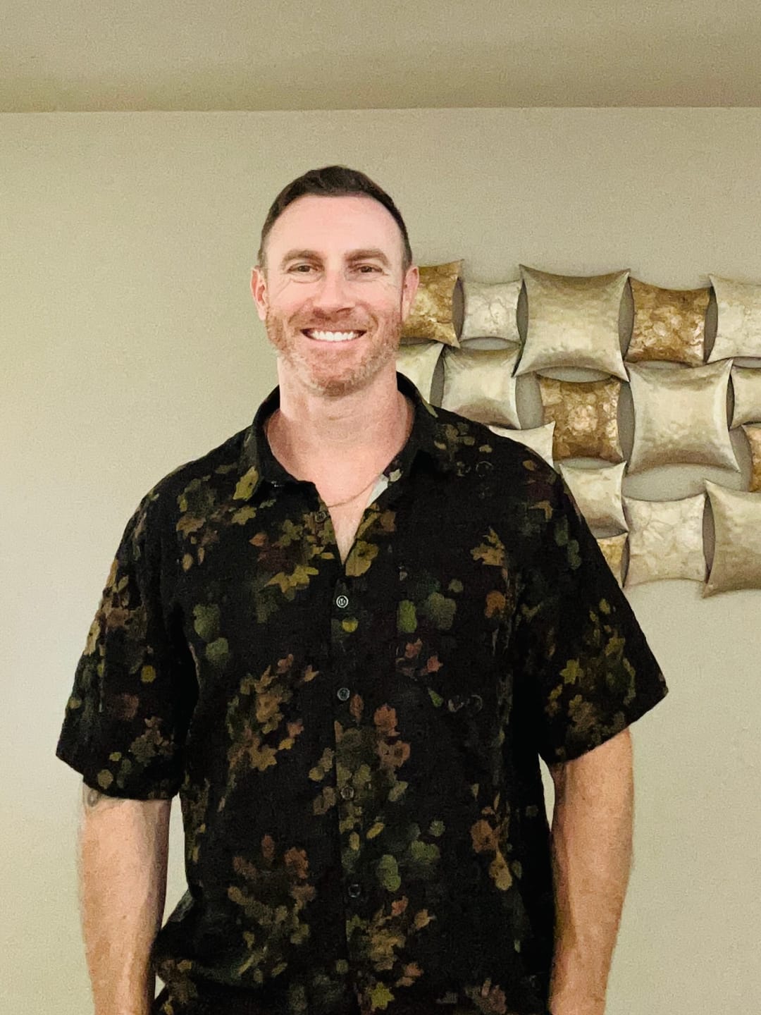 Customer photo review of Men's Short Sleeve Casual Cotton Beach Shirt