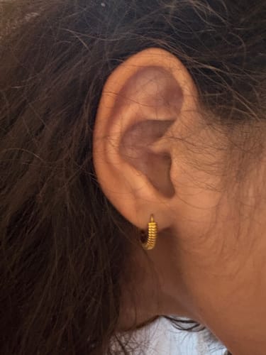 Customer photo review of Classic Textured Hoops