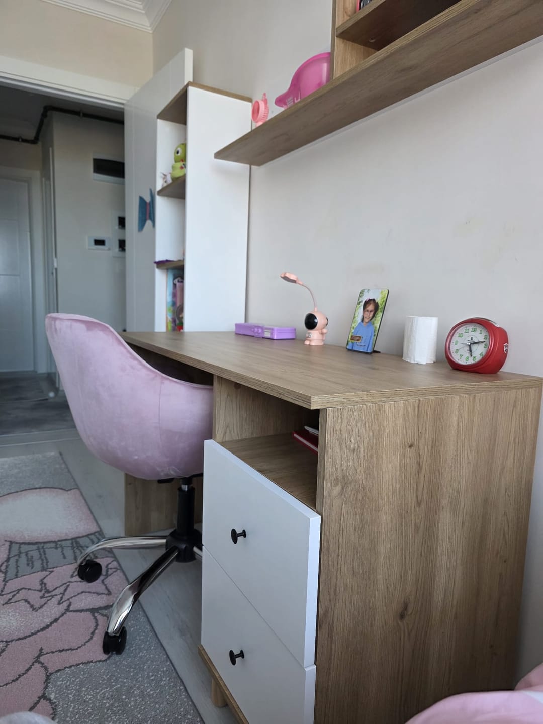Customer photo review of Rani HA115 Çekmeceli Kitaplıklı Çalışma Ofis Bilgisayar Masası Sepet Ceviz - Beyaz