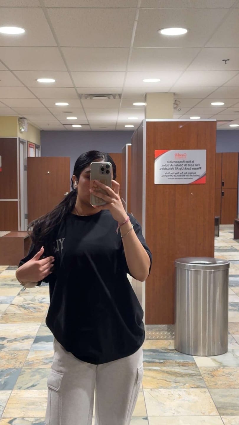 Customer photo review of W428 - Drip Oversized Tee