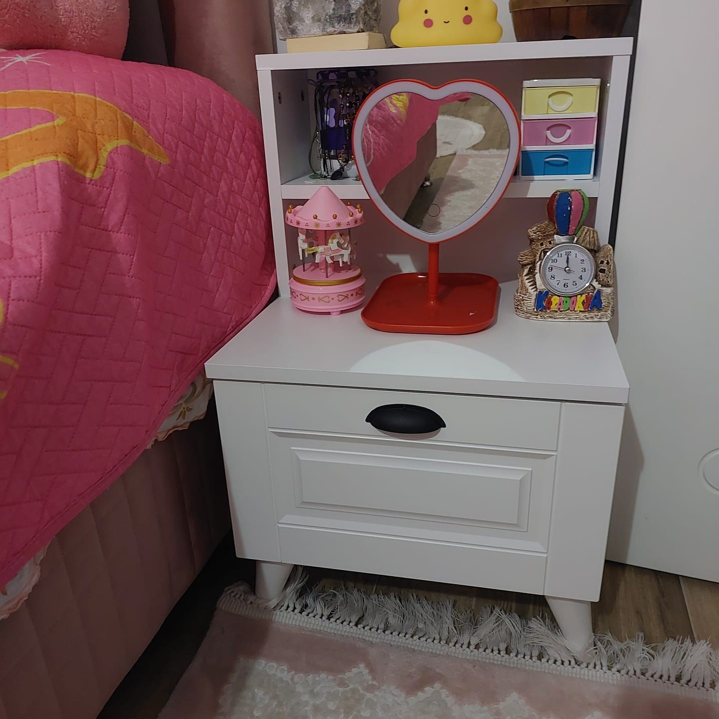 Customer photo review of Rani BD105 Komodin 2 Raflı Membran Çekmeceli Komodin Beyaz