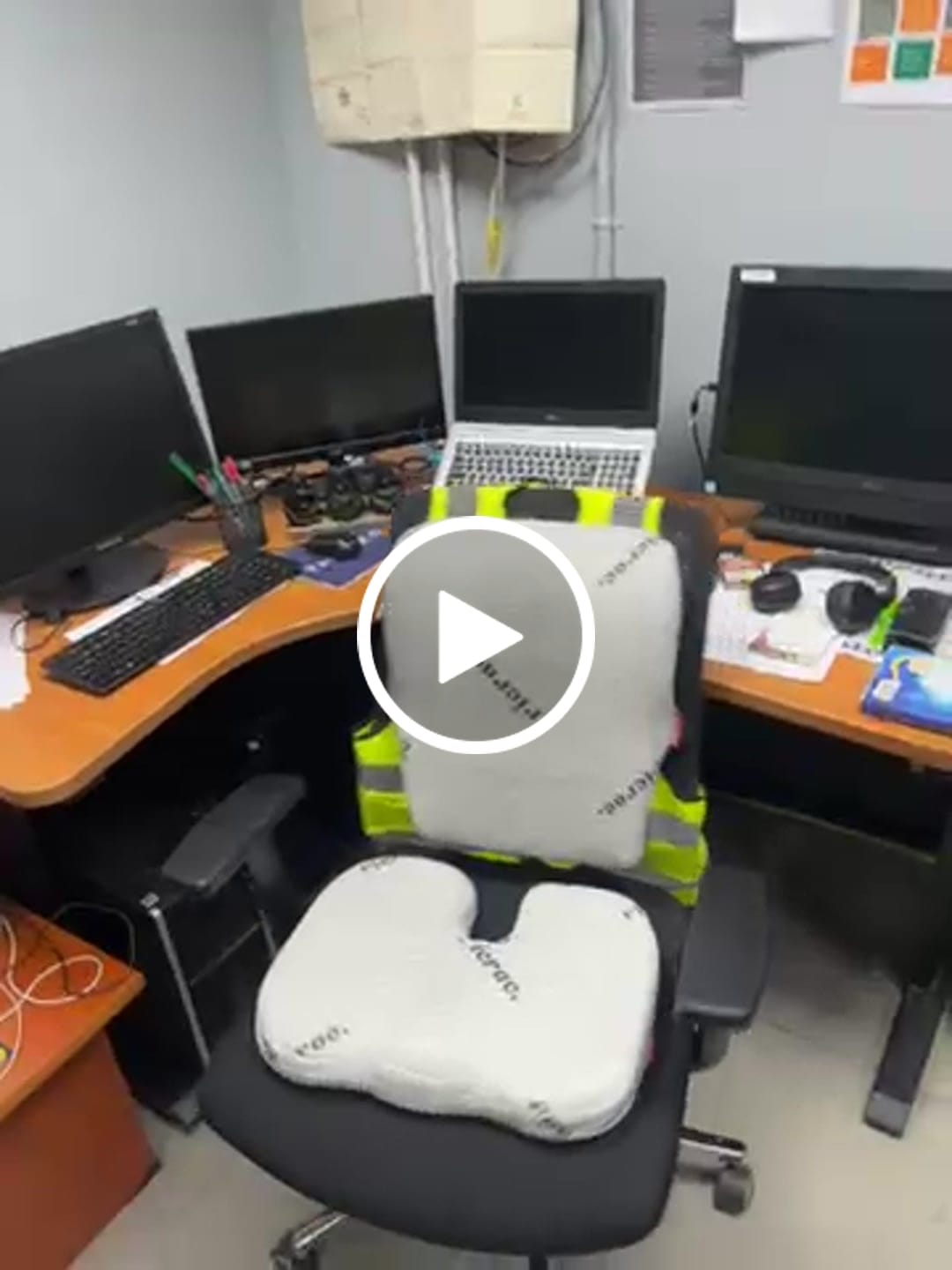 Customer video review of Rall- Portable Tailbone Cushion