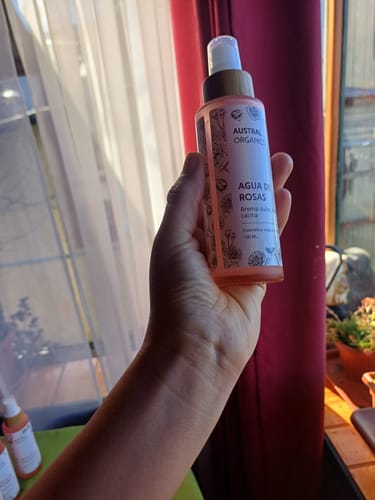 Customer photo review of Agua de Rosas