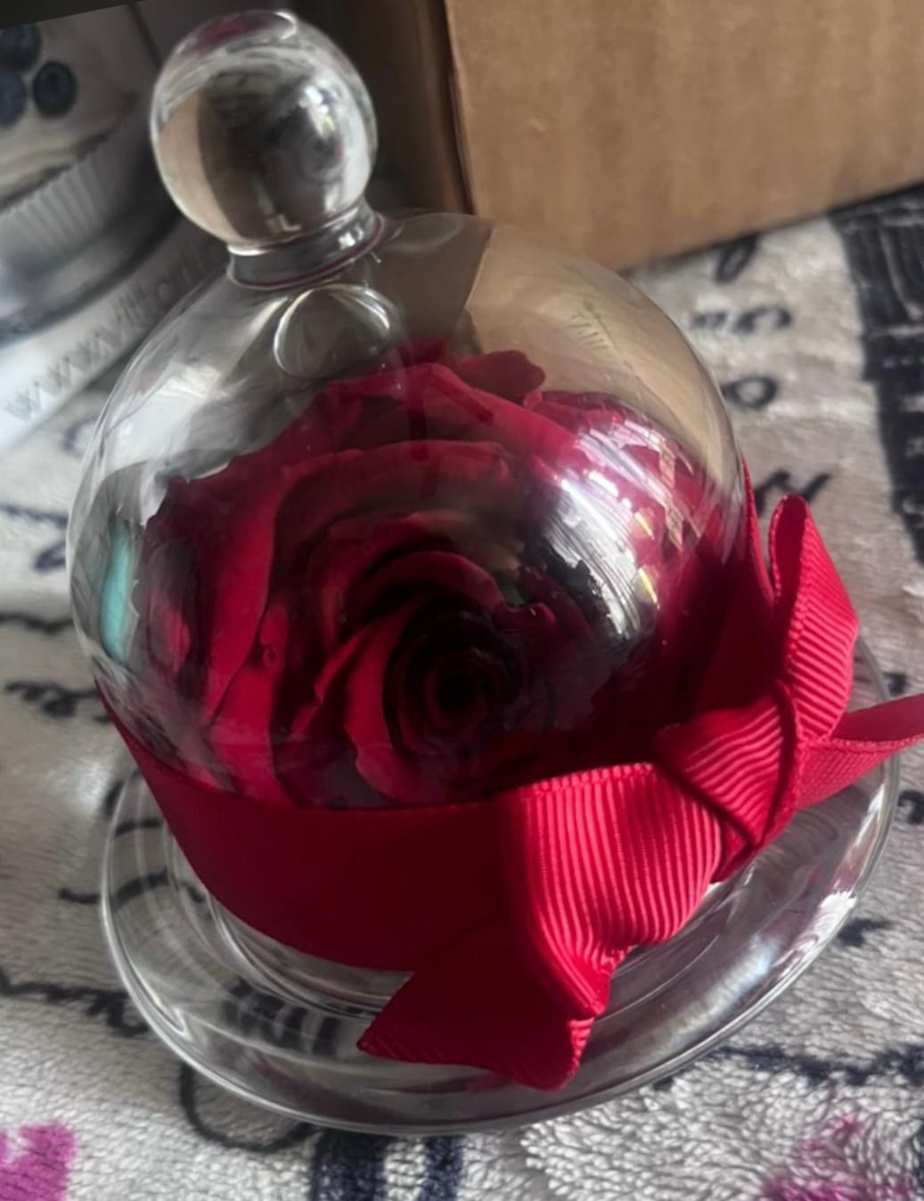 Customer photo review of Rosa Eterna Monet's con Capelo