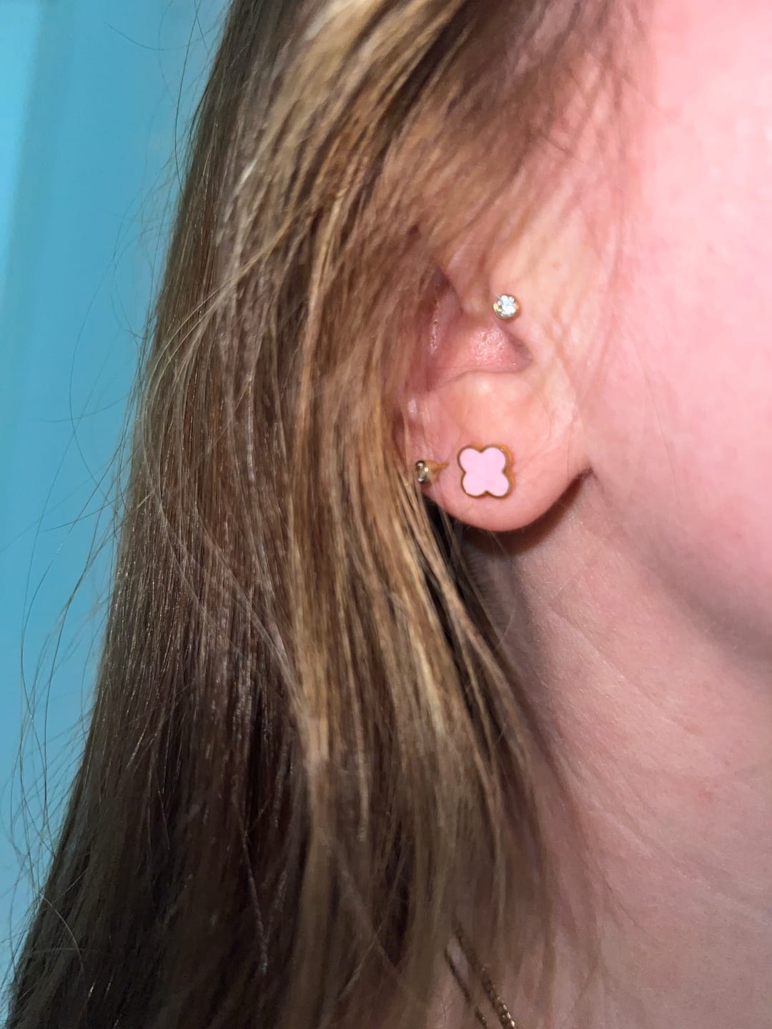 Customer photo review of Pink Clover Ohrstecker | 18K vergoldet