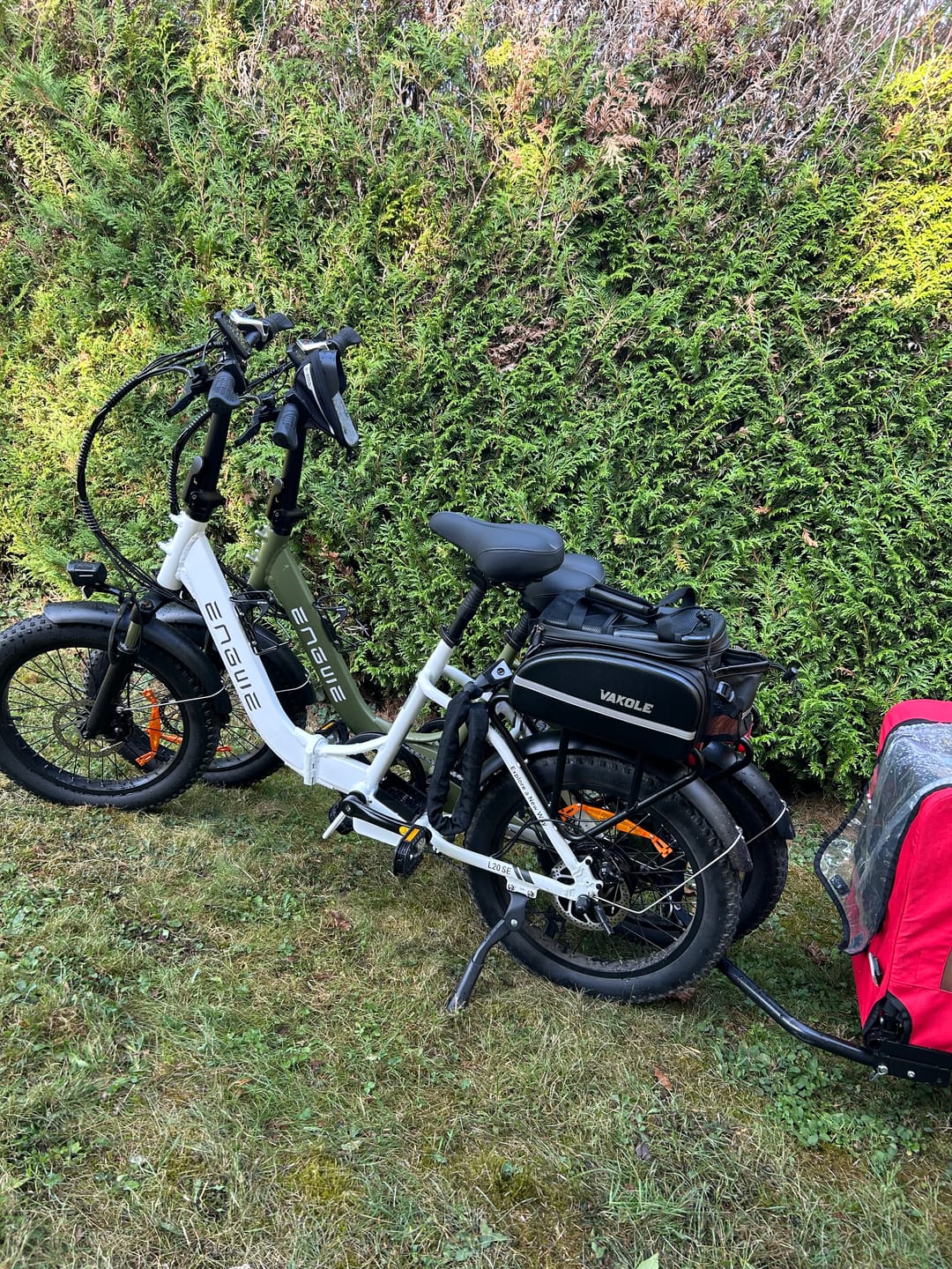 Customer photo review of Vakole Waterproof Bike Rack Bag With Large Capacity(17-35L) [Pre-Order]
