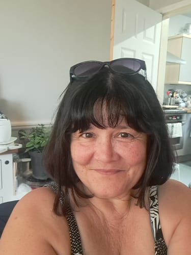 Customer photo review of Instant Dye Shampoo