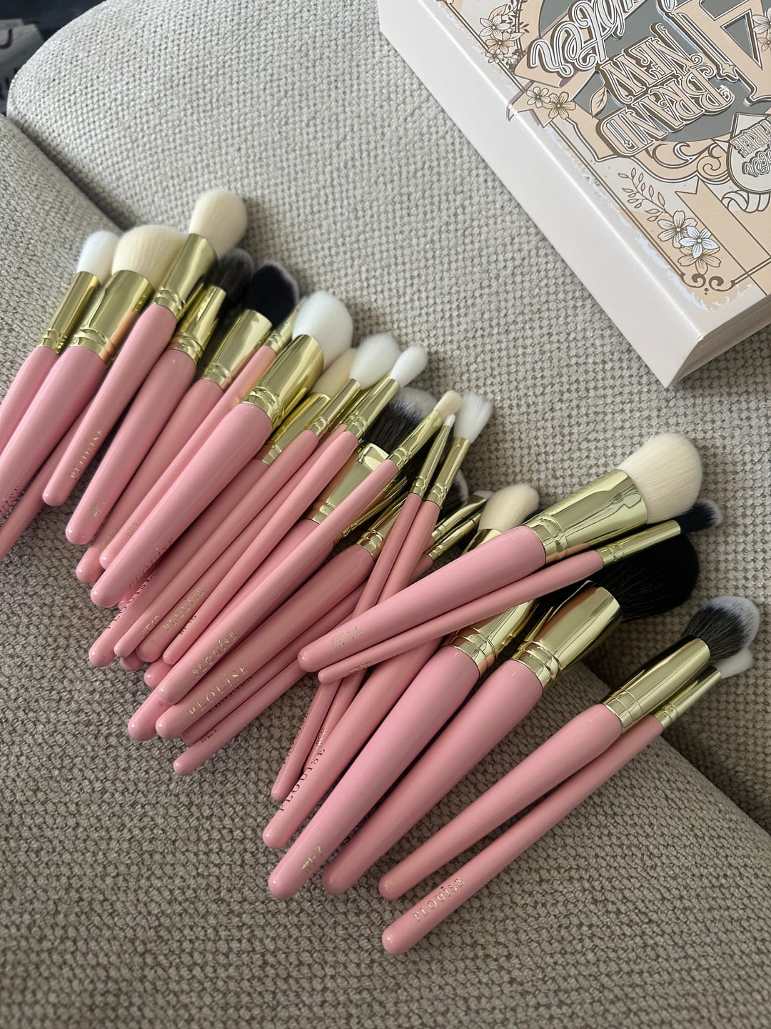 Customer photo review of P.Louise 30-Piece Makeup Brush Bundle