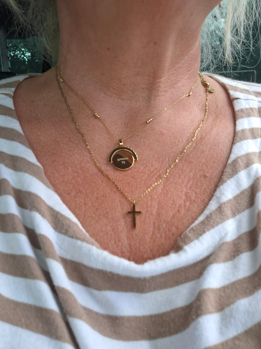 Customer photo review of Engravable Spinning Necklace