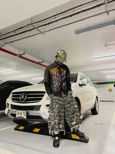Customer photo review of Wide Leg Camo Distressed Cargo Shorts-S1049