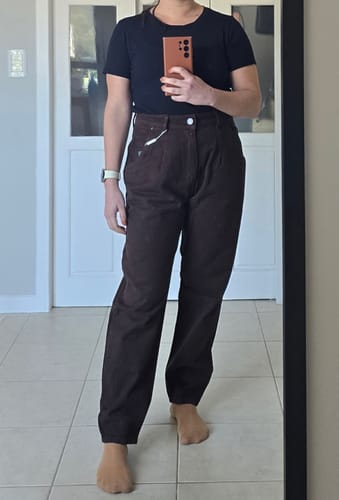 Bruna M. review of Calça Jeans Slouchy Cacau Marrom Escuro image 1 out of 1