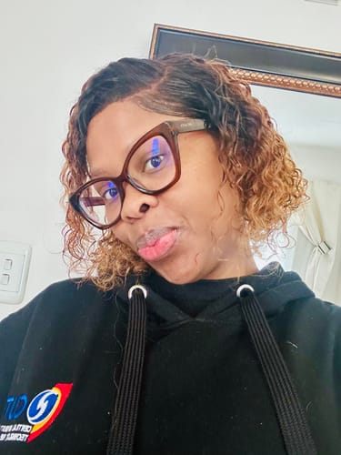 Customer photo review of Brazilian Lace Front Wig Water Wave - 1B/30 - 10"