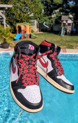Customer photo review of Chicago Plaid Shoe Laces