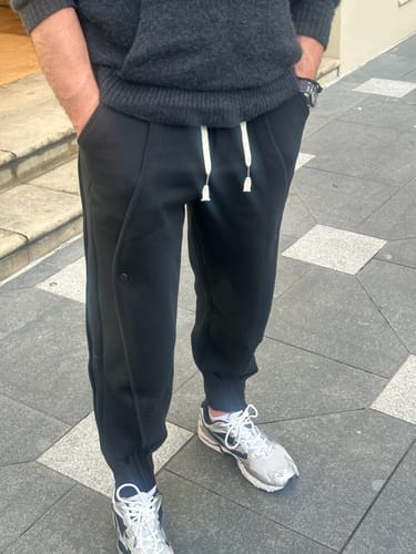 Customer photo review of Loose Plus Fleece Sweatpants