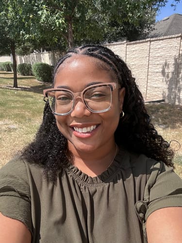 Customer photo review of CurlyMe 3 In 1 Half Wig Kinky Curly Glueless Install Half Wig With Draw-string Beginner Friendly