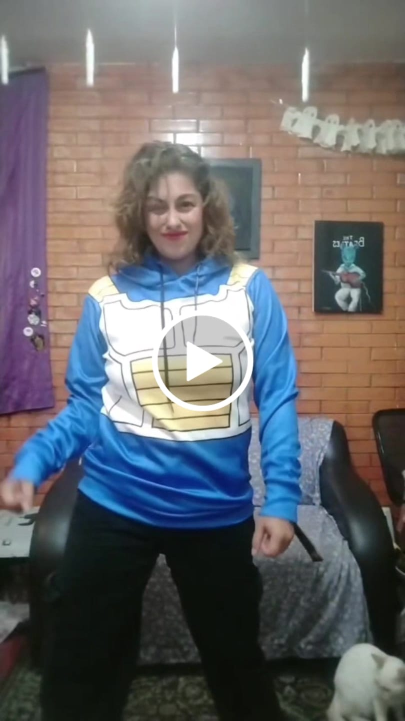Customer video review of Sudadera Dragon Ball Z Vegeta Outfit