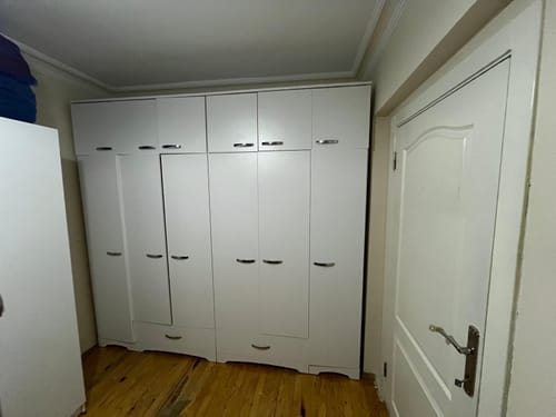 Customer photo review of Rani BA133 Geniş Gardırop Elbise Dolabı 12 Kapaklı 2 Çekmeceli 16 Raflı 2 Askılı Beyaz