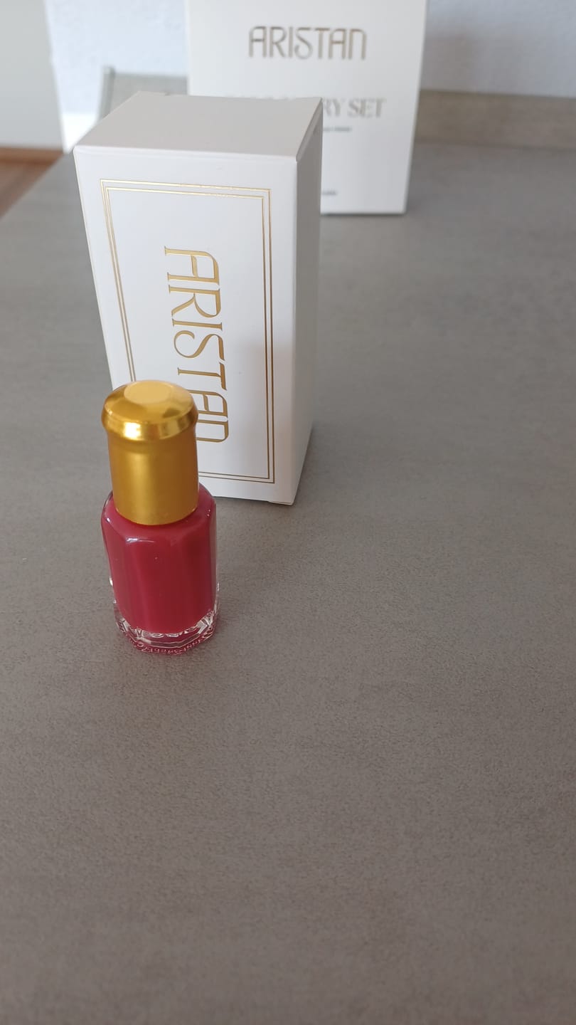 Customer photo review of Musk Al Tahara - Blueberry Musk