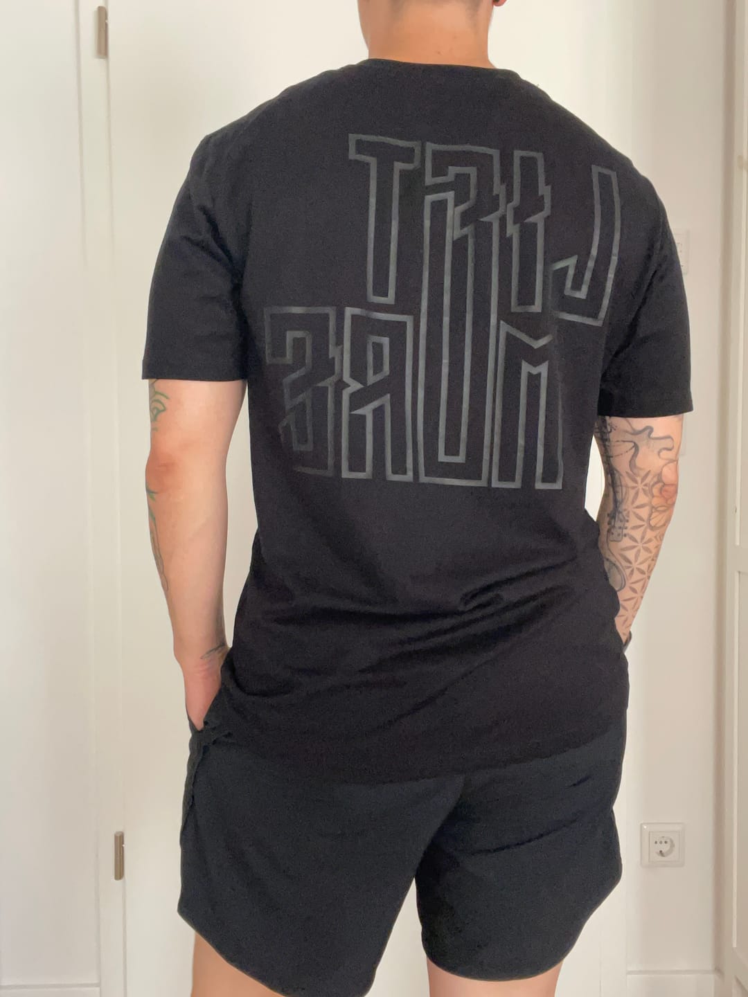 Customer photo review of Grit after dark Tee