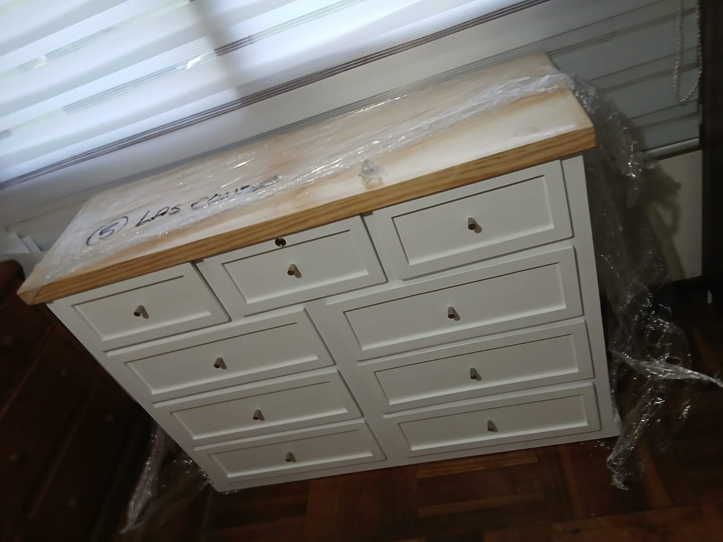 Customer photo review of Cómoda de madera de pino 9 Cajones Malmo