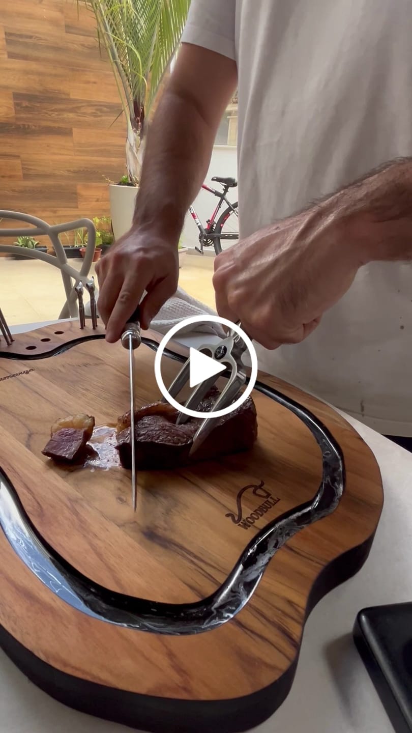Customer video review of Kit Churrasco Personalizado Artesanal Damascus BBQ