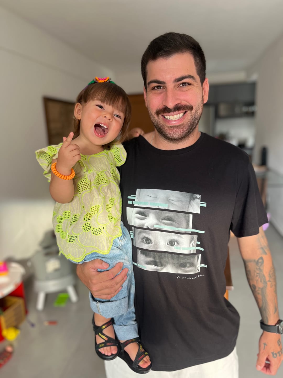 Customer photo review of Camiseta Personalizada DIA DOS PAIS - OLHARES DOS FILHOS - Algodão Peruano