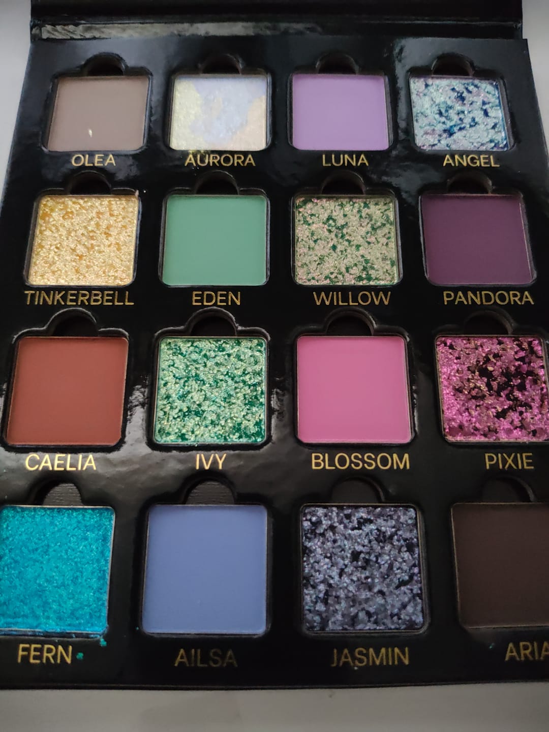 Customer photo review of Frosted Fairy Prismatic Pastels Multichrome Magnetic Eyeshadow Palette ( PRE ORDER )