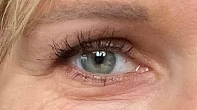 Customer photo review of Sérum pour croissance de cils - Des cils plus longs et plus épais naturellement !
