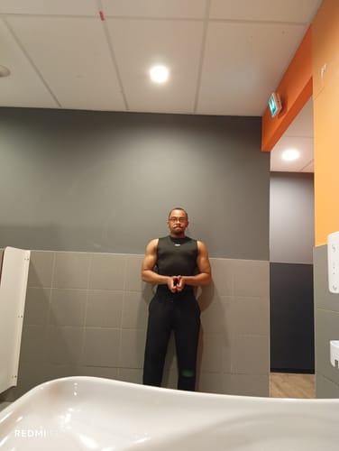 Customer photo review of Compression SleeveLess "FingerPrint"