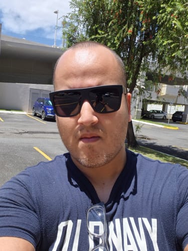 Customer photo review of Mis Raíces Black