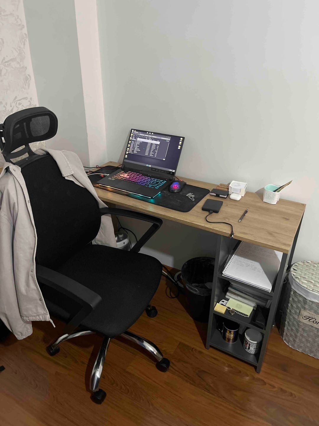 Customer photo review of Rani HA108 Raflı Çalışma Ofis Bilgisayar Masası Antrasit - Sepet Ceviz